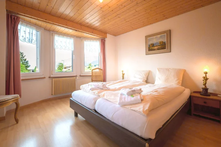 20. ROMANTIK – Doppelzimmer mit See- und Bergsicht / Balkon